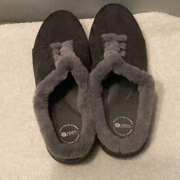 Bzees Gray Goldie Washable Slip-on Mules - Picture 8 of 16